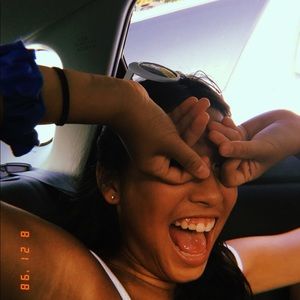 Meet your Posher, Mia